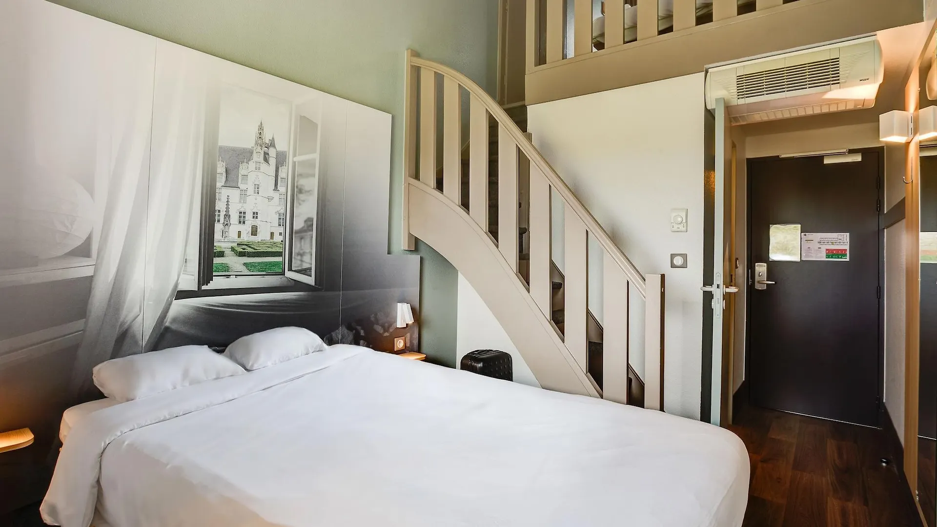 **  B&B Hotel Beauvais France
