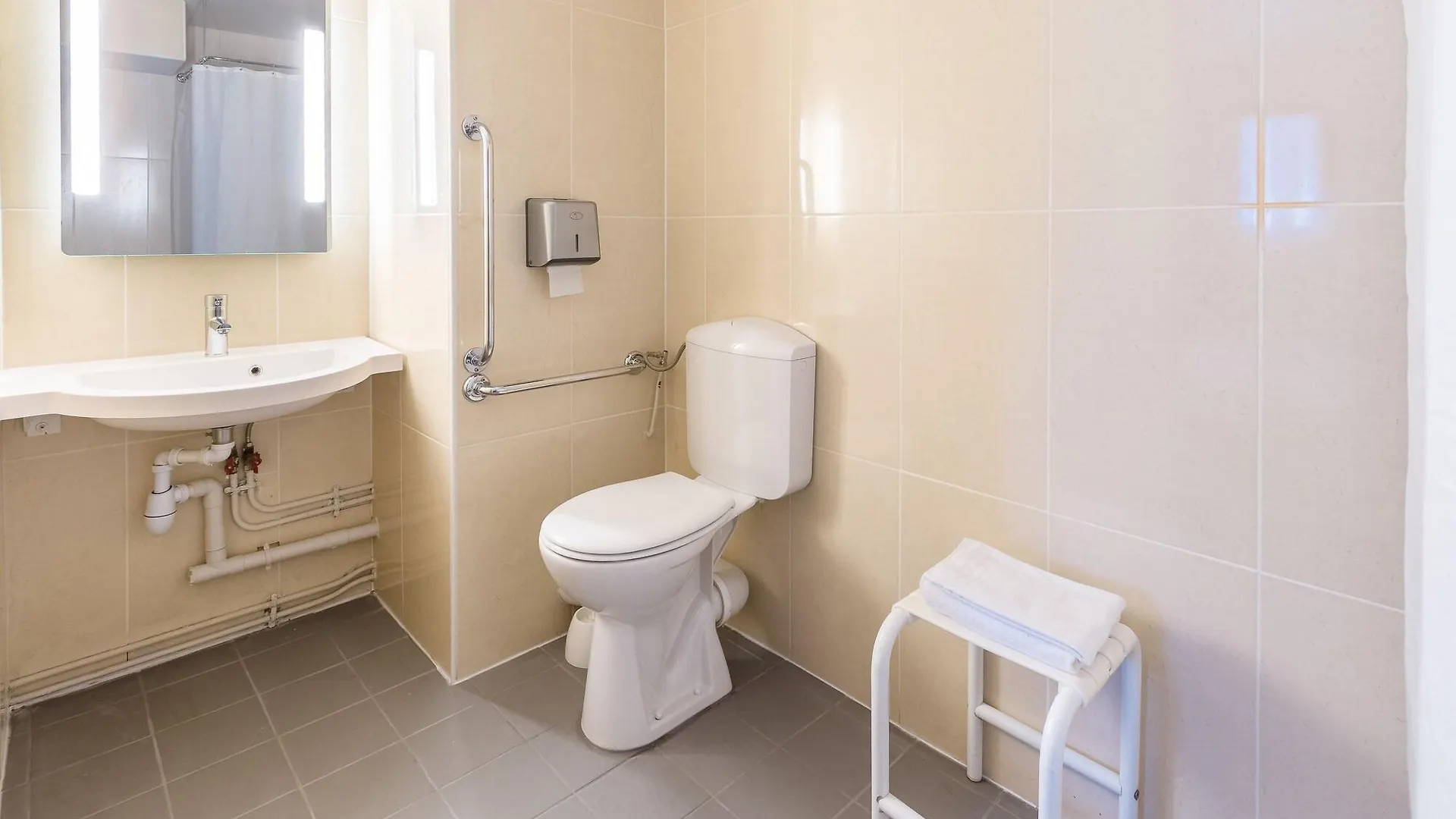 B&B Hotel Beauvais France