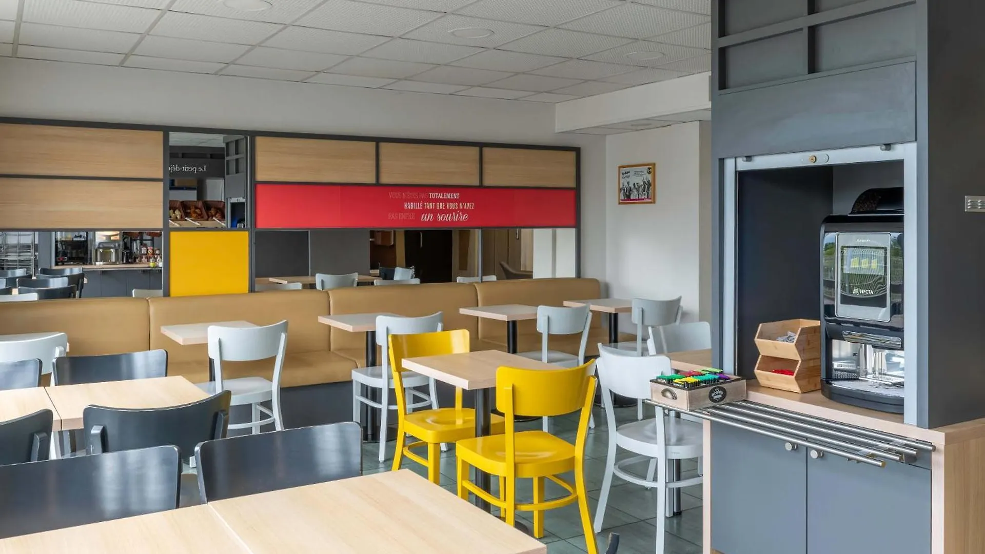 **  B&B Hotel Beauvais France